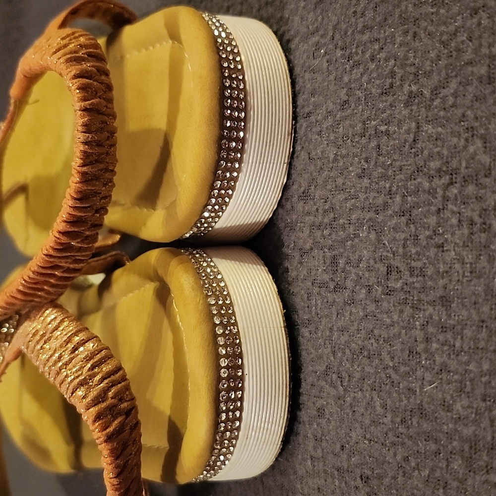 💙BEDAZZLED SANDALS - Picture 4 of 7